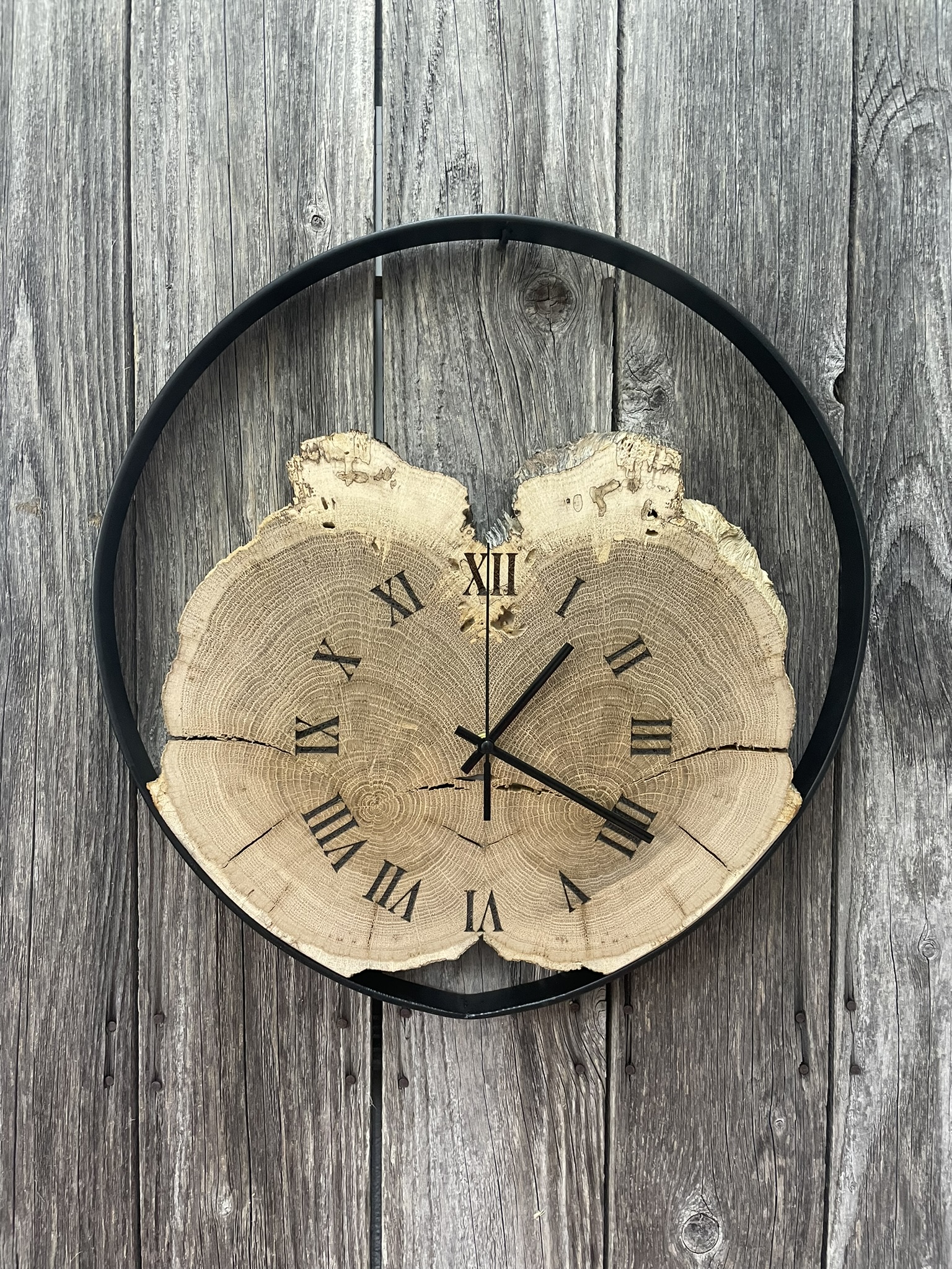 Horloge murale artisanale