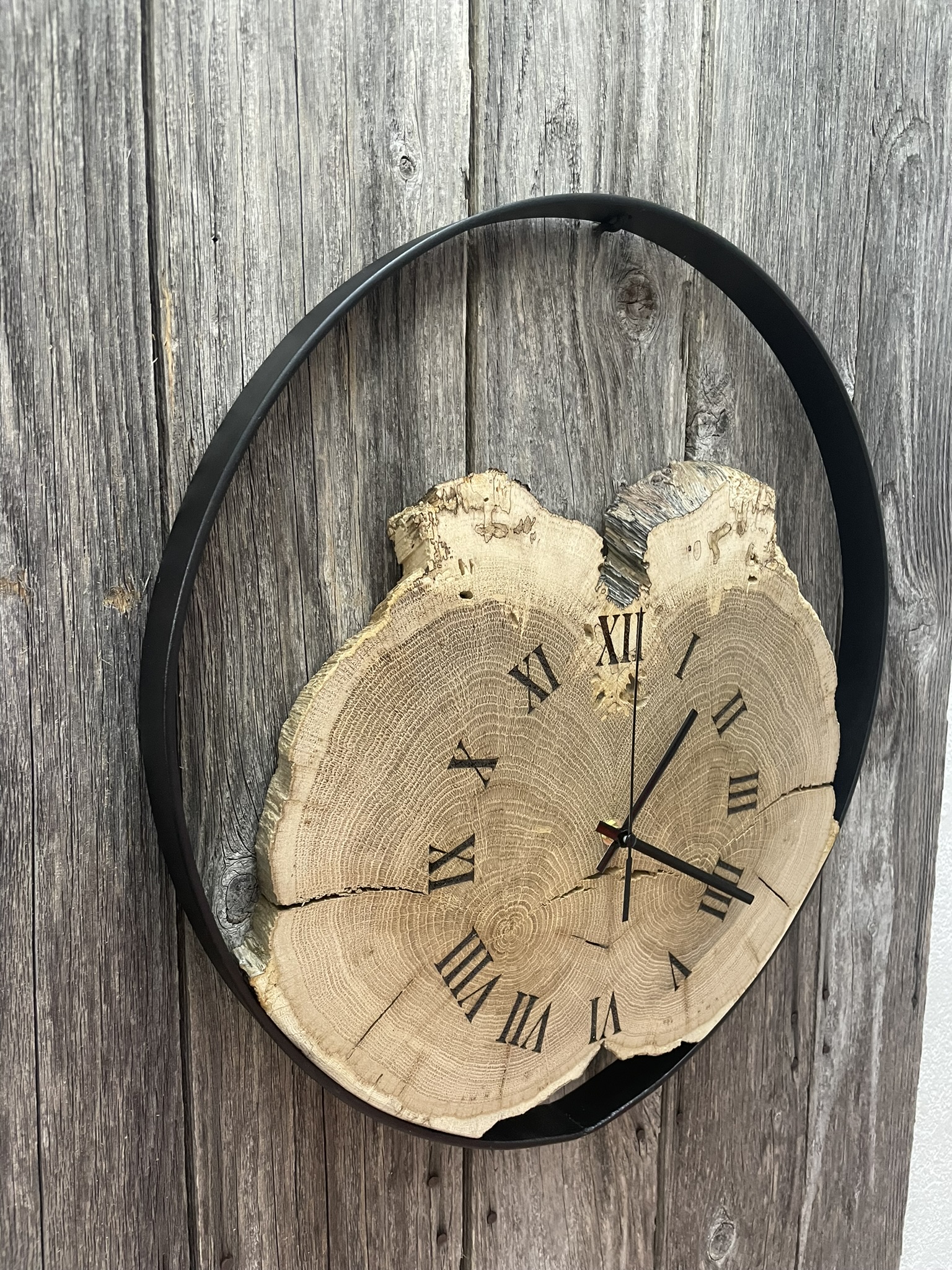 Horloge murale artisanale - Vignette 2