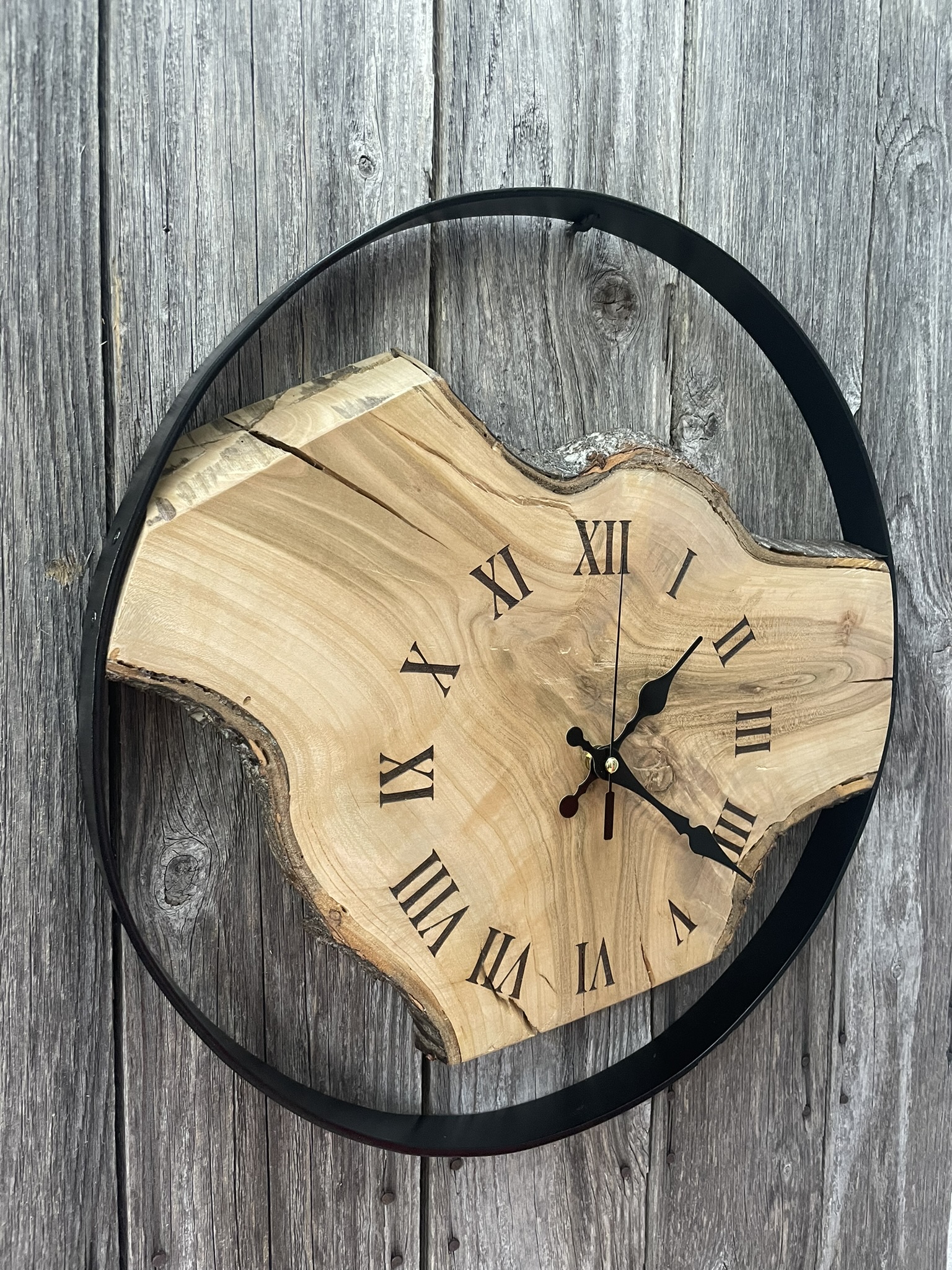 Horloge murale artisanale - Vignette 2